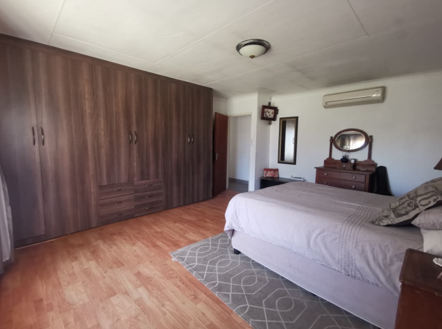 4 Bedroom Property for Sale in Vaalpark Free State